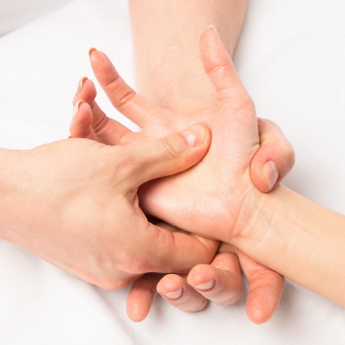 physical-therapy-clinic-hand-pain-relief-Darien-Physical-Therapy-and-fitness-Darien-CT